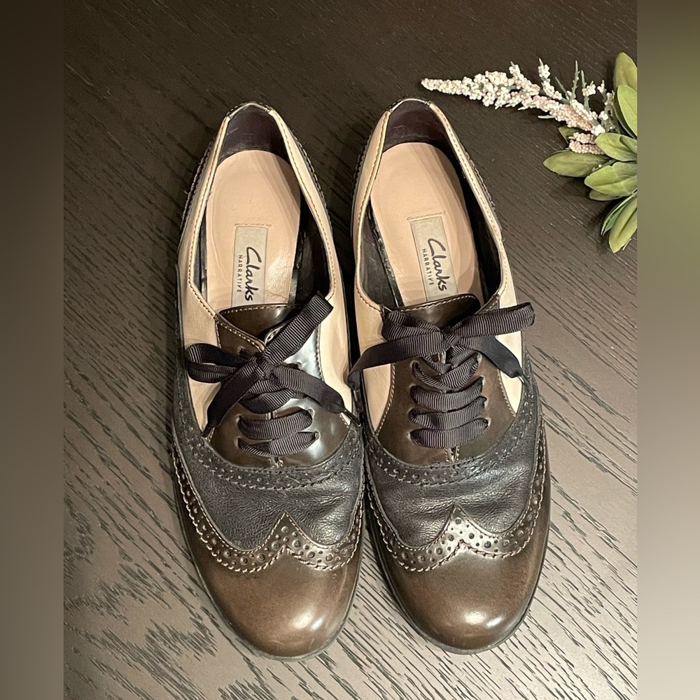 Clark’s Lace-up Oxfords